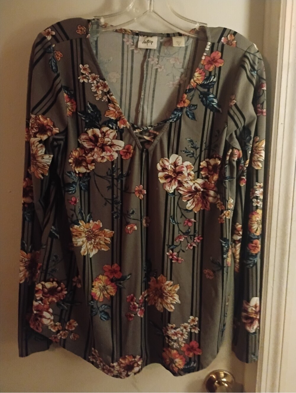 Daytrip Olive Green Floral Striped Lace-Up Long Sleeve Top Size Medium